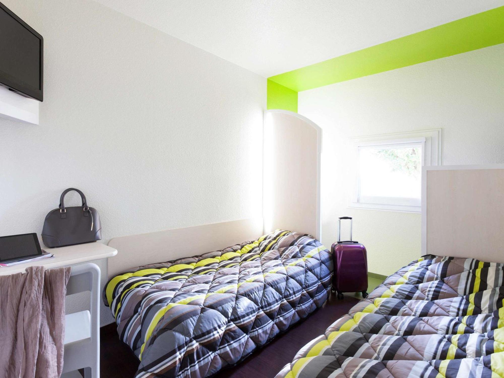 Hotelf1 Epinay Sur Orge Exterior foto